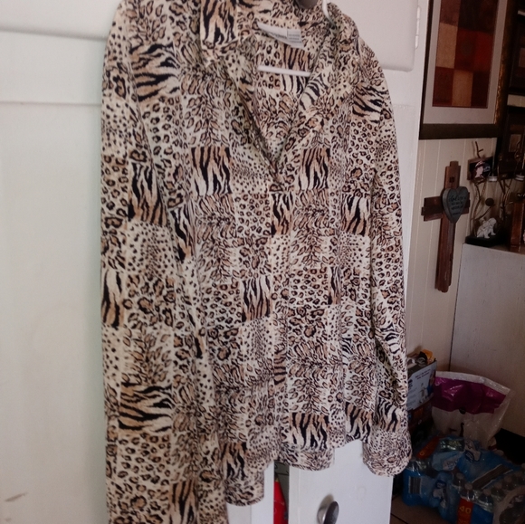 Animal print blouse - Picture 7 of 8